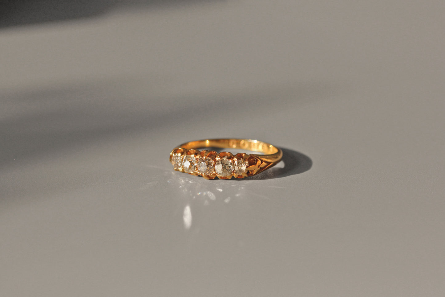 Antique georgian old cut diamond ring, in 18 carat gold