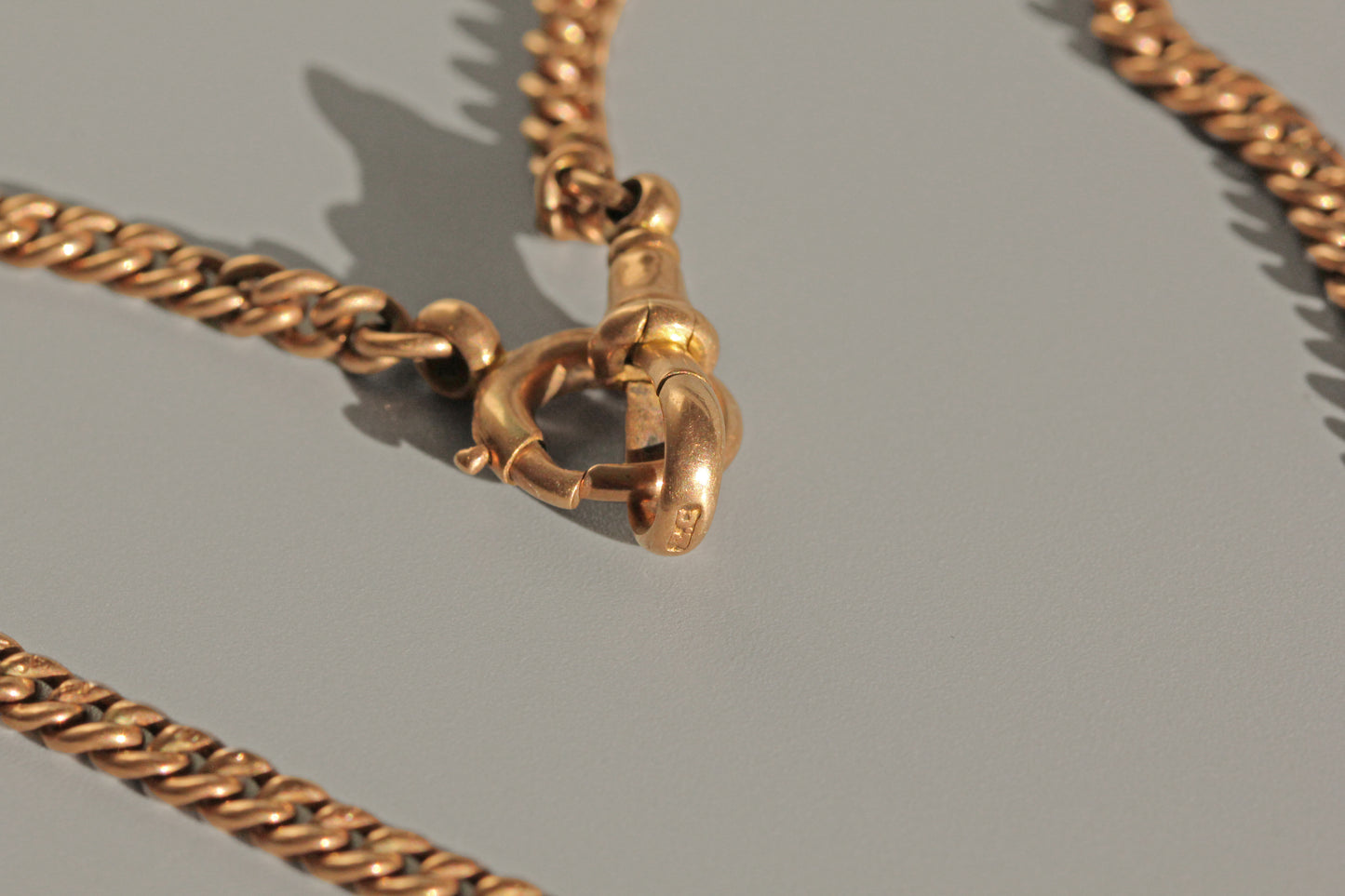 Antique victorian curb link albert chain, in 9 carat gold