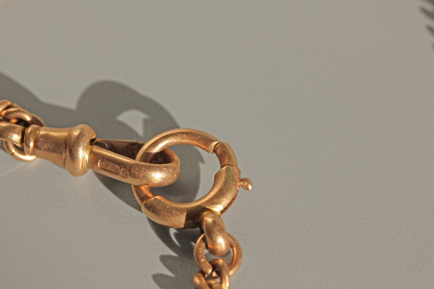 Antique victorian curb link albert chain, in 9 carat gold