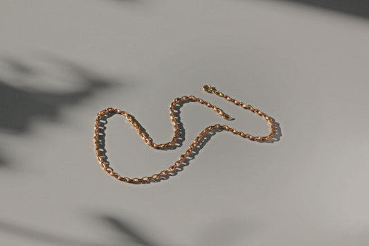 Antique victorian chunky belcher box link chain, in 9 carat gold