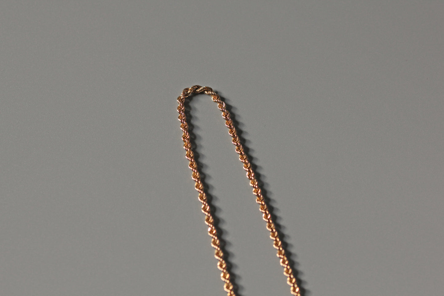 Antique victorian rope link twist chain with T-bar, in 9 carat gold