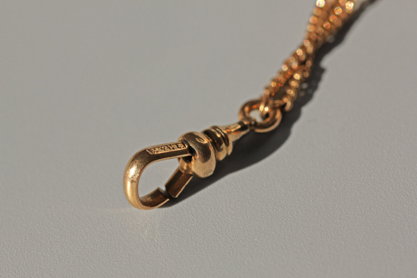 Antique victorian long guard muff chain, in 9 carat gold