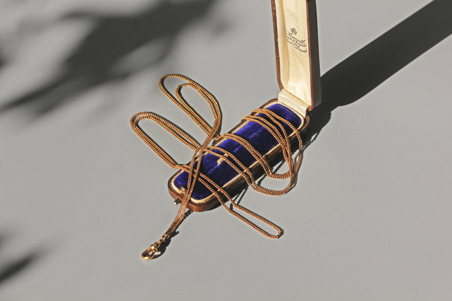 Antique victorian long guard muff chain, in 9 carat gold