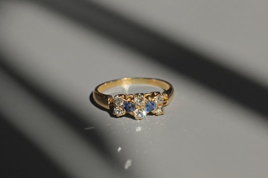 Antique art deco sapphire and old cut diamond ring, in 18 carat gold