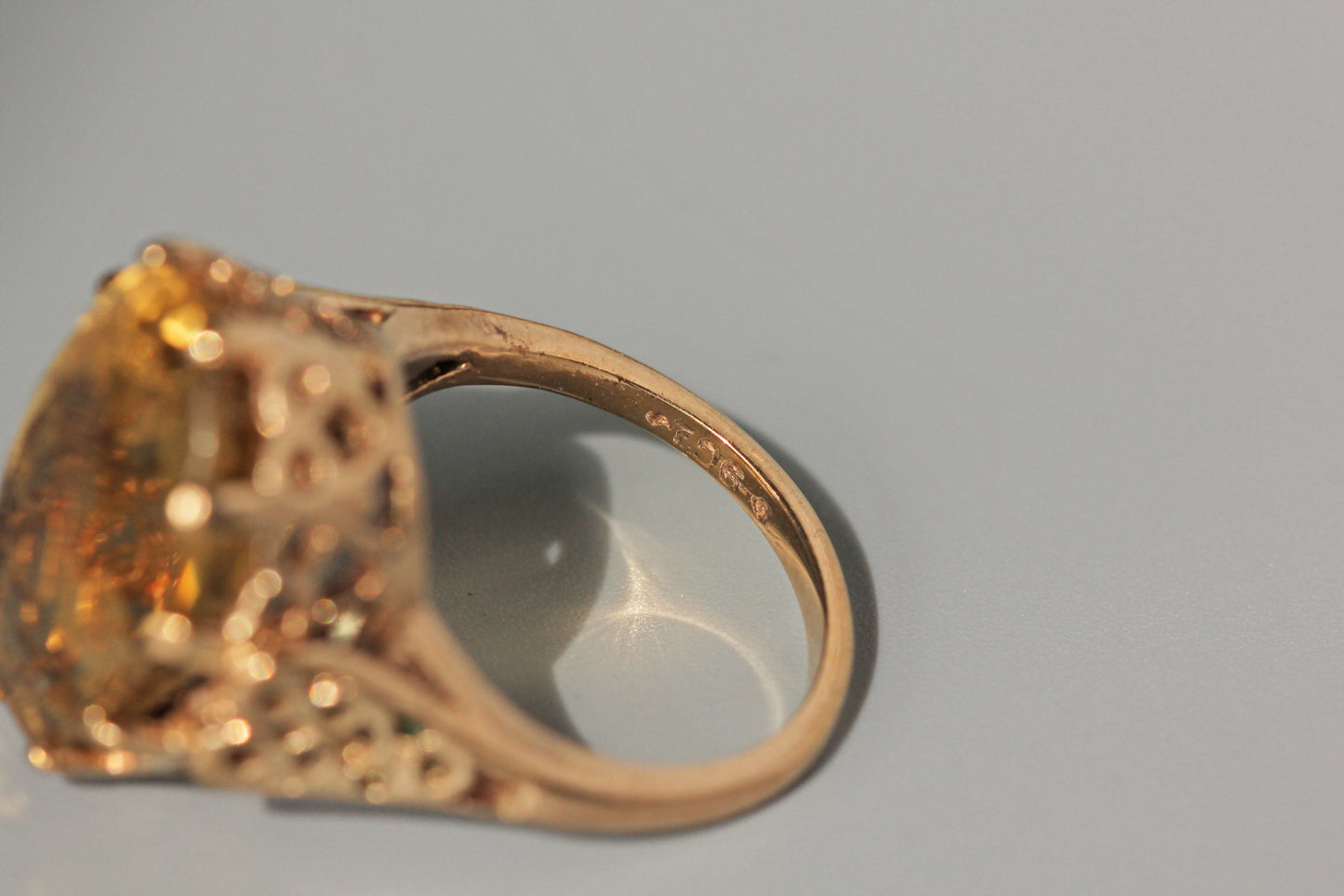 Vintage citrine solitaire ring, in 9 carat gold