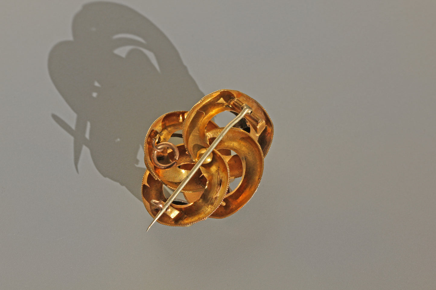 Antique victorian etruscan almandine garnet brooch