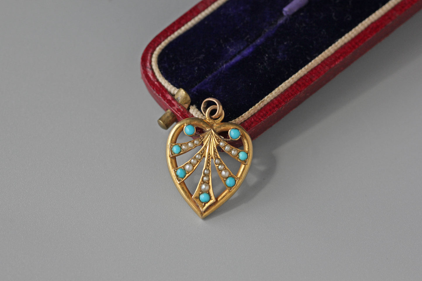 Antique victorian turquoise and pearl heart pendant, in 9 carat gold