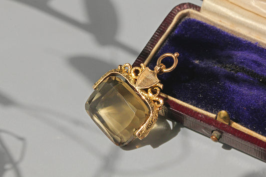 Antique citrine spinning fob seal pendant, in 9 carat gold