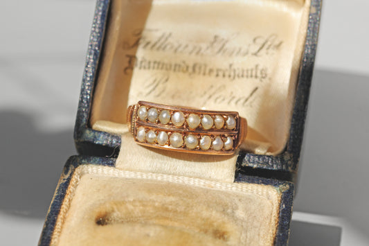 antique gold pearl channel ring in antique box