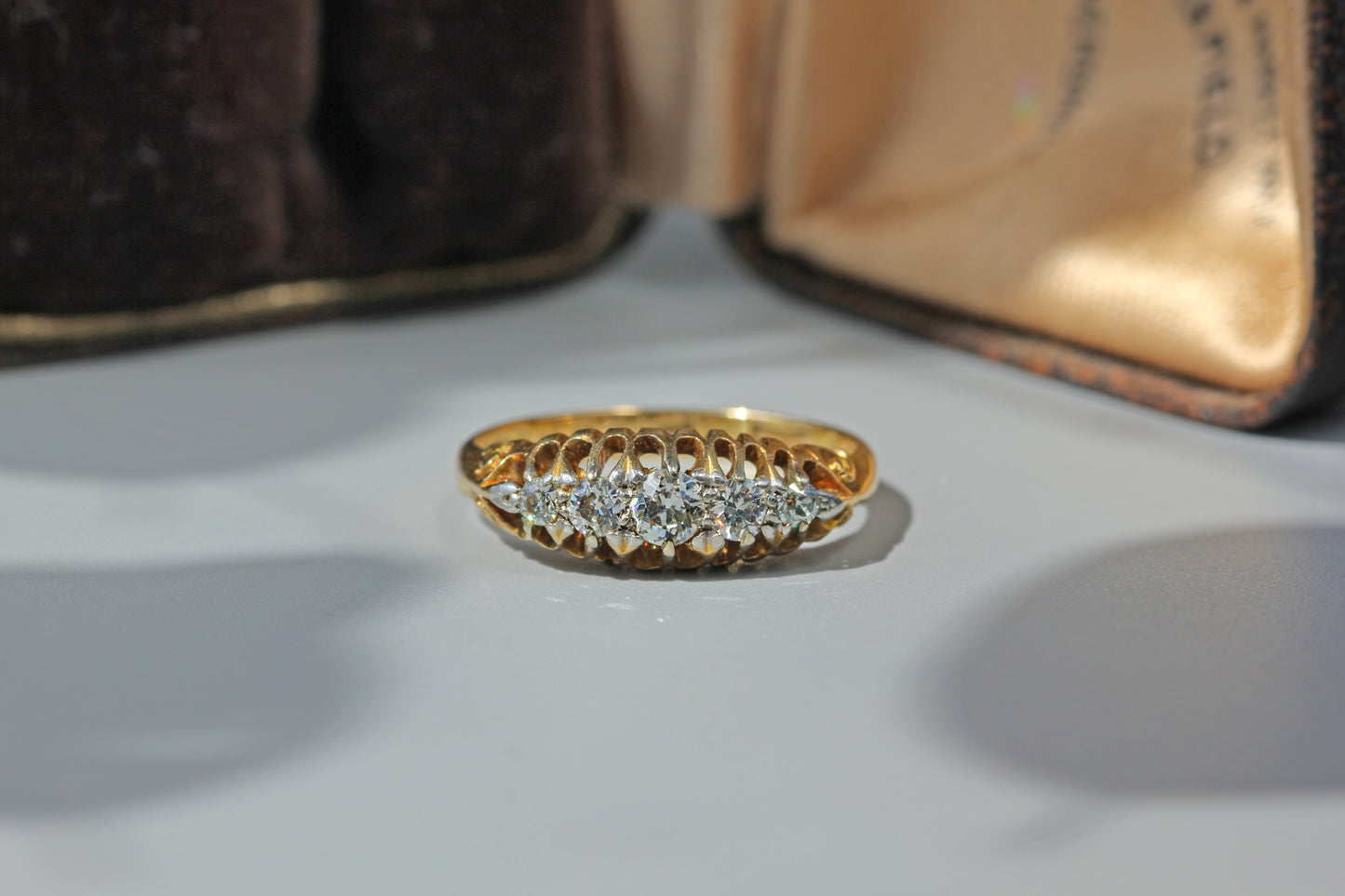 18ct gold antique five stone graduated diamond ring 