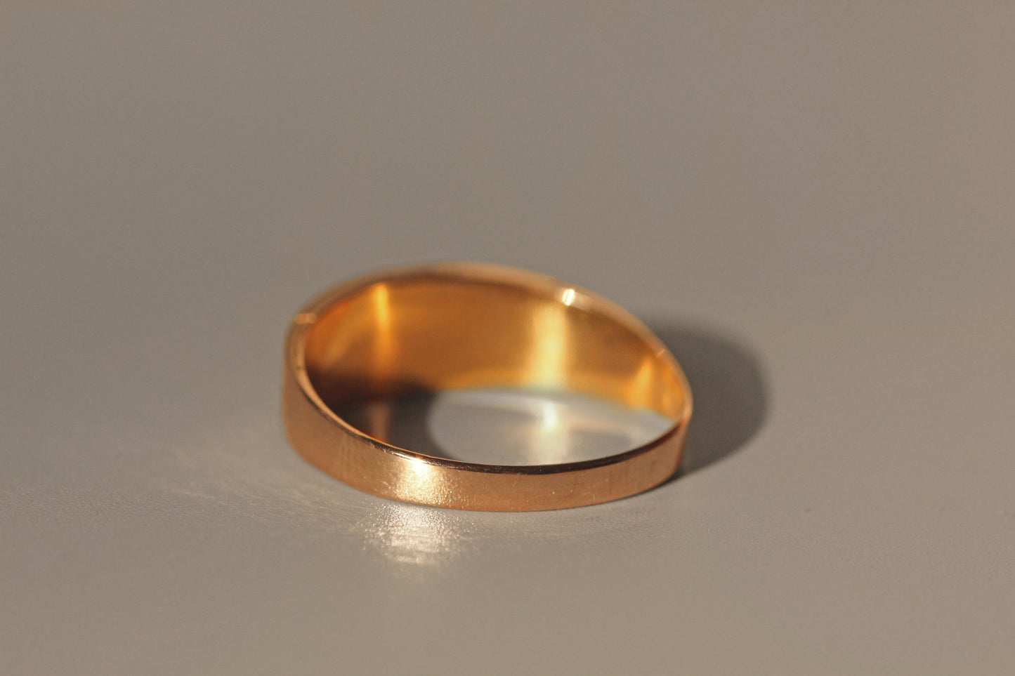 Antique victorian ruby & seed pearl band ring, in 15 carat gold