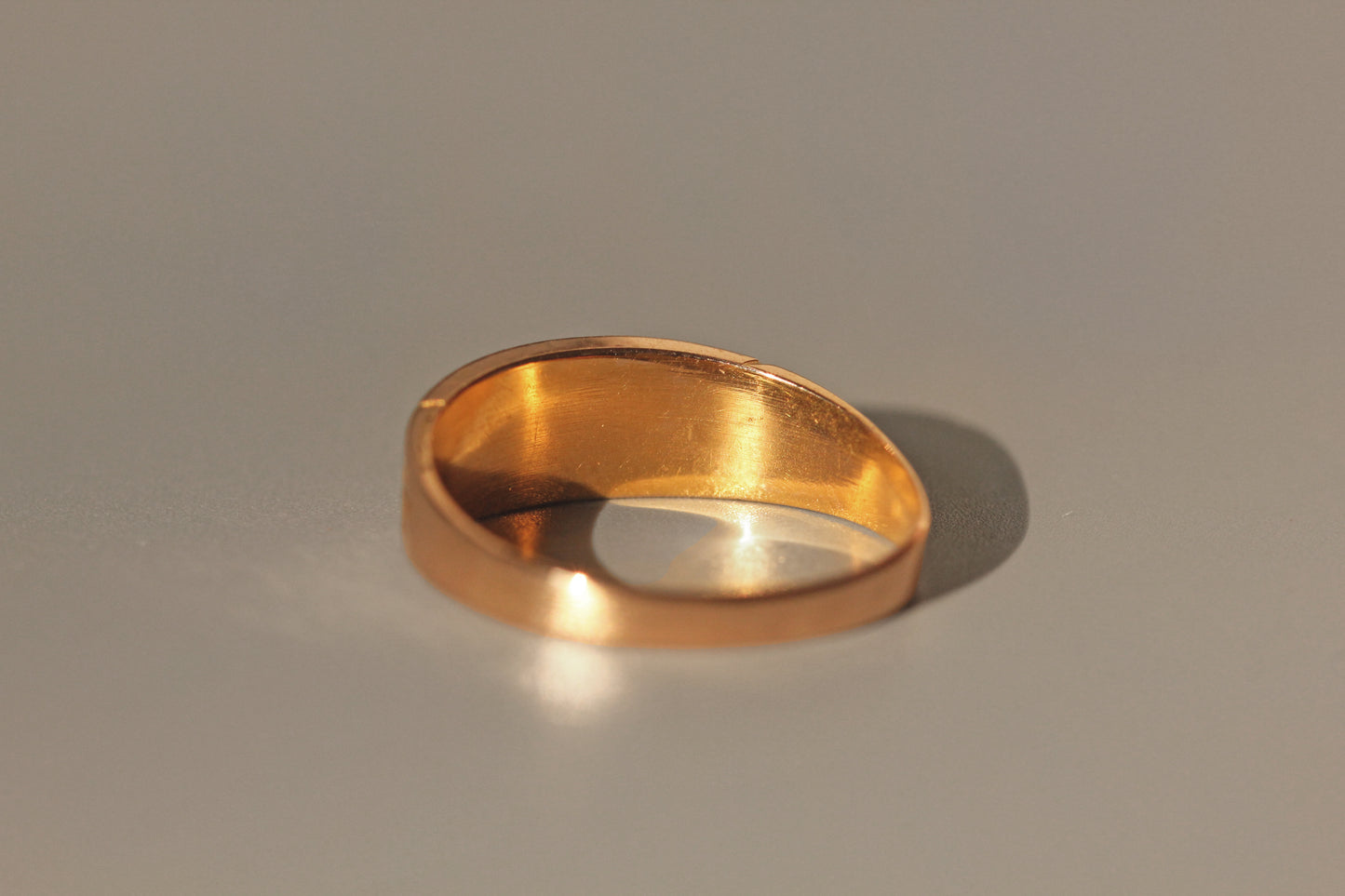 Antique victorian ruby & seed pearl band ring, in 15 carat gold