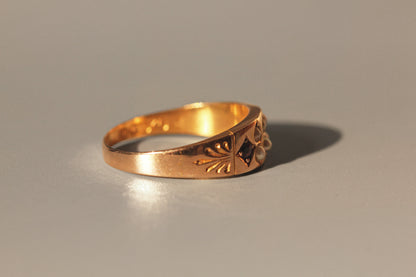 Antique victorian ruby & seed pearl band ring, in 15 carat gold