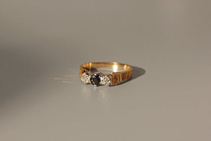 Vintage 1976 sapphire ring with white gold gallery
