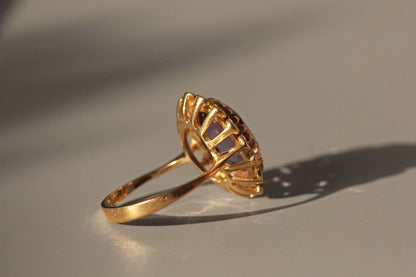 Vintage purple amethyst solitaire ring, in 9 carat gold