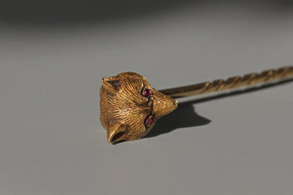 Antique victorian fox head pin with pink topaz eyes, in 9 carat gold