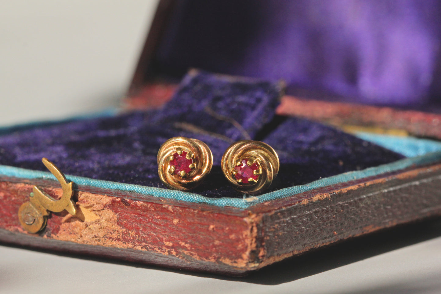 Vintage ruby nest stud earrings, in 9 carat gold