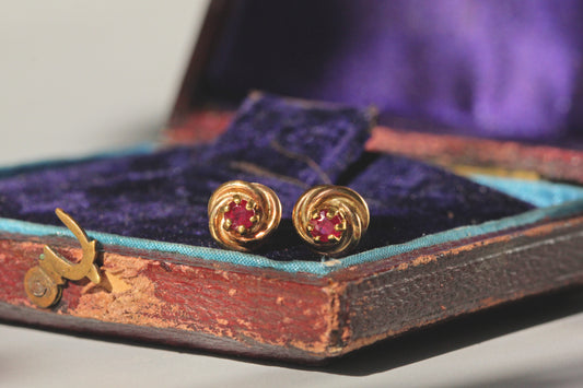 Vintage ruby nest stud earrings, in 9 carat gold