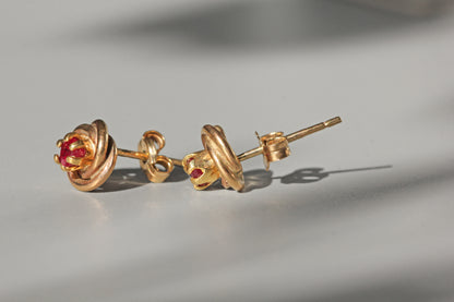 Vintage ruby nest stud earrings, in 9 carat gold