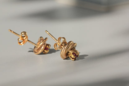 Vintage ruby nest stud earrings, in 9 carat gold