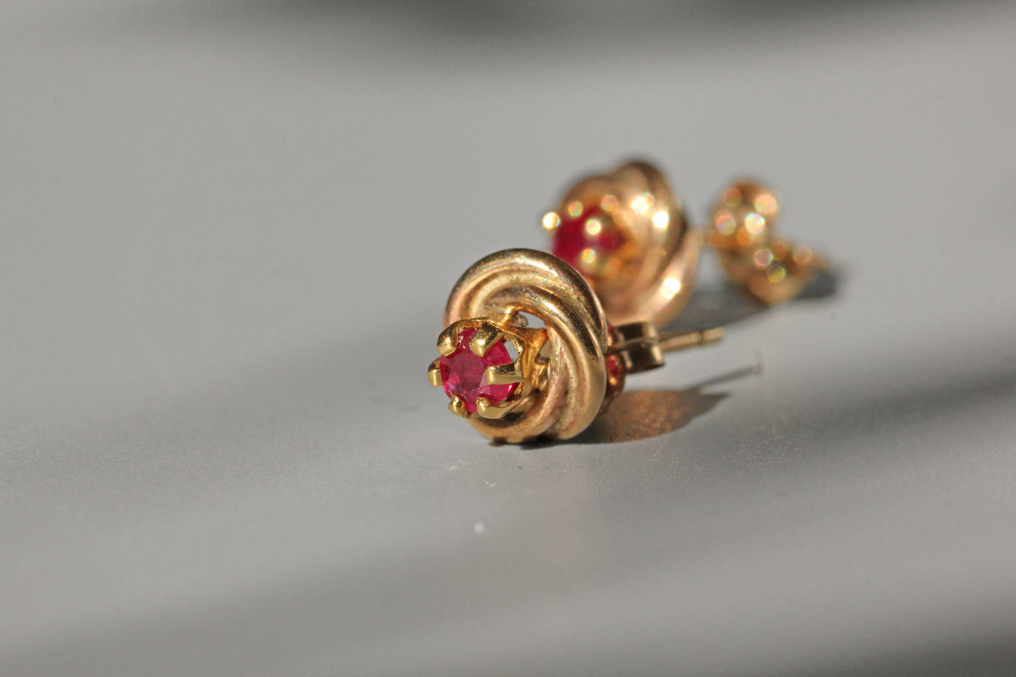 Vintage ruby nest stud earrings, in 9 carat gold