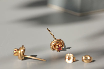 Vintage ruby nest stud earrings, in 9 carat gold