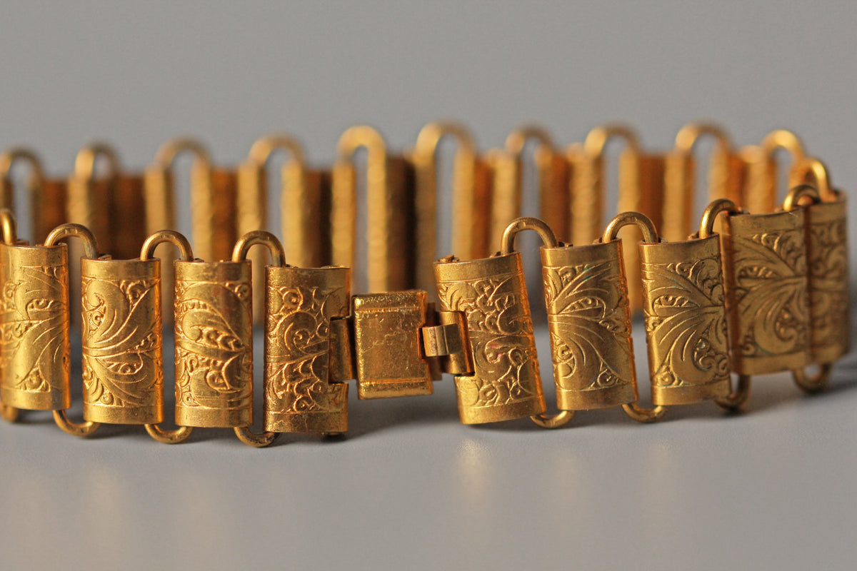 Antique Victorian book chain panel link articulated bracelet close up of clasp
