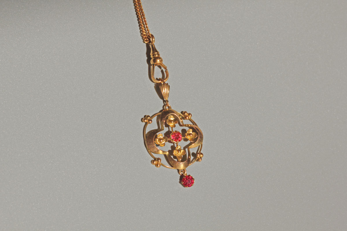 Antique Art Nouveau ruby paste lavaliere pendant in 9 carat gold
