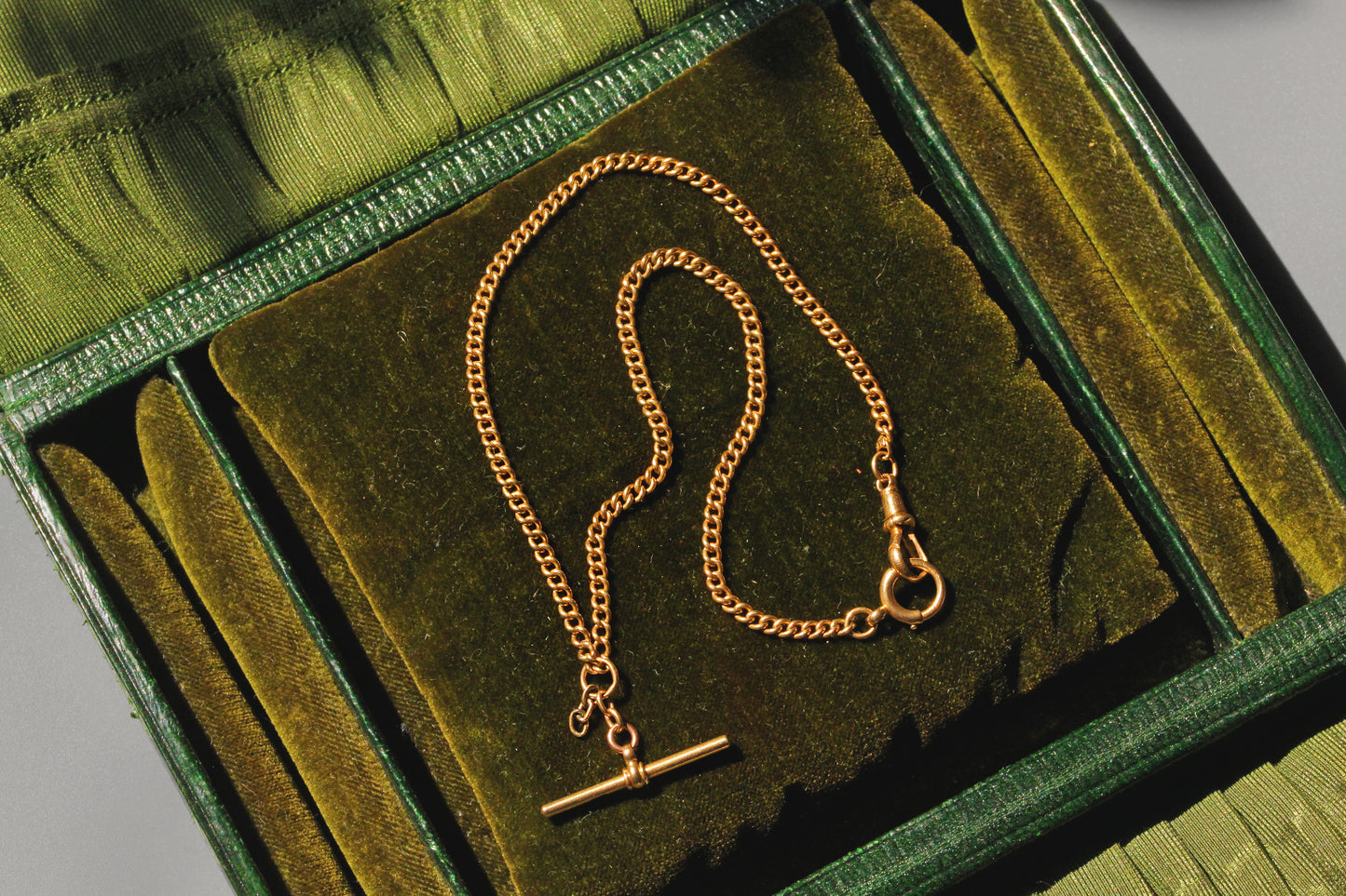 Victorian gold Albert chain with T bar and dog clip
