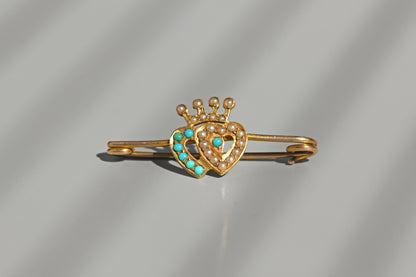 Victorian double heart sweetheart brooch with turquoise and pearl decoration
