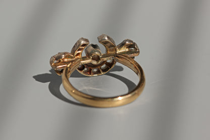 Antique old cut diamond horseshoe ring, in 9 carat gold
