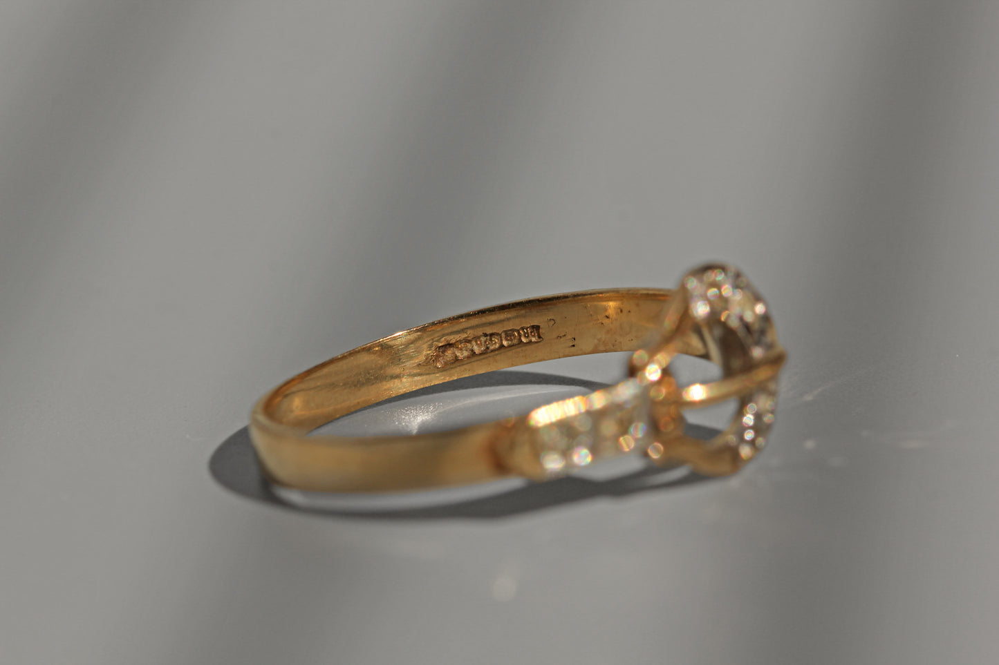 Vintage diamond belt buckle ring, in 9 carat gold