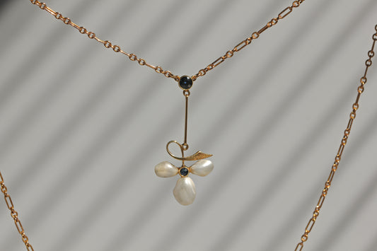 Antique edwardian sapphire & baroque pearl necklace, in 15 carat gold