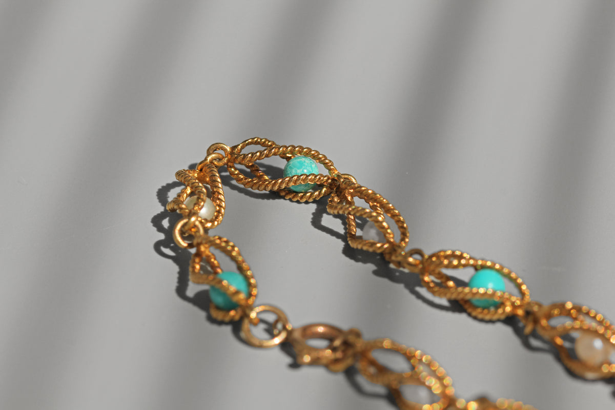 Elegant 1960s pearl and amazonite bracelet in 9ct gold
