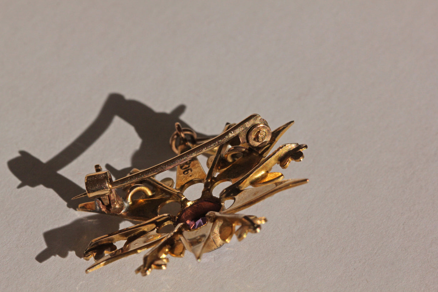 Antique victorian amethyst and seed pearl star brooch pendant, in 9 carat gold