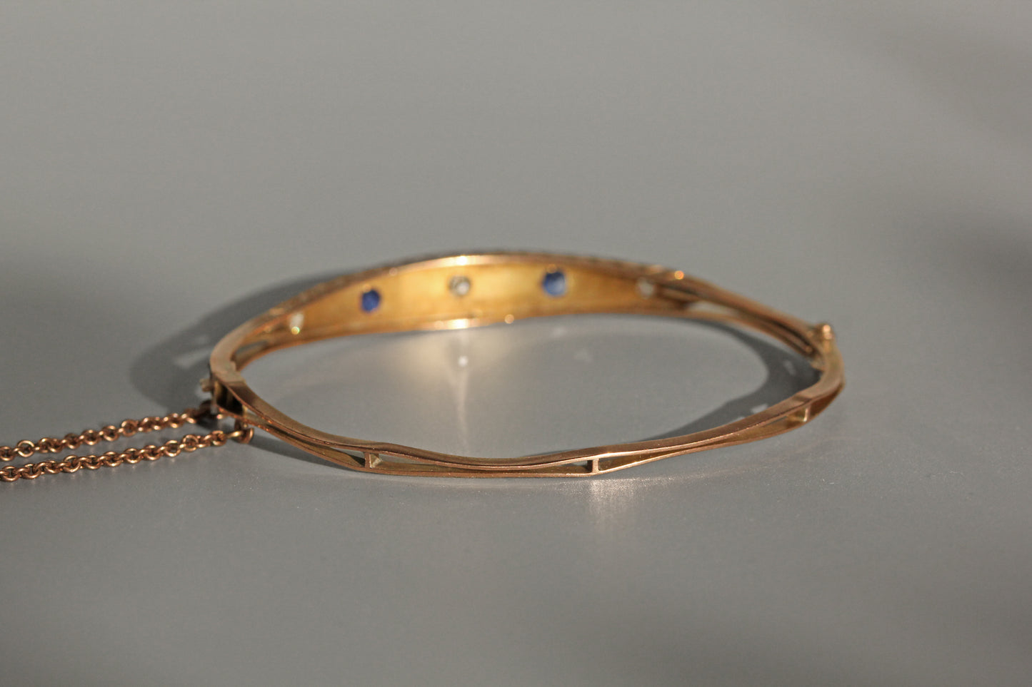 Antique victorian diamond and sapphire bangle, in 9 carat gold