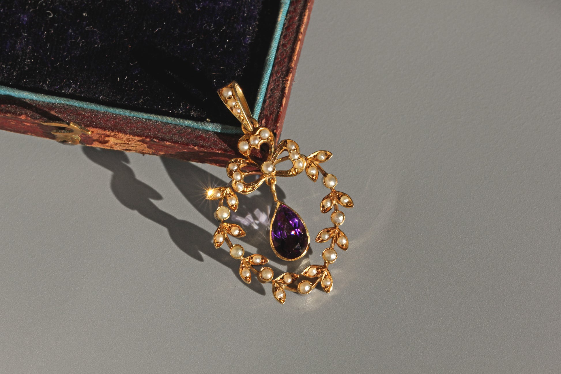 Antique Victorian amethyst and pearl pendant in 9 carat gold