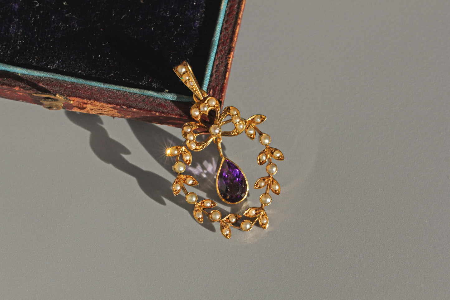 Antique victorian pearl and amethyst pendant, in 9 carat gold