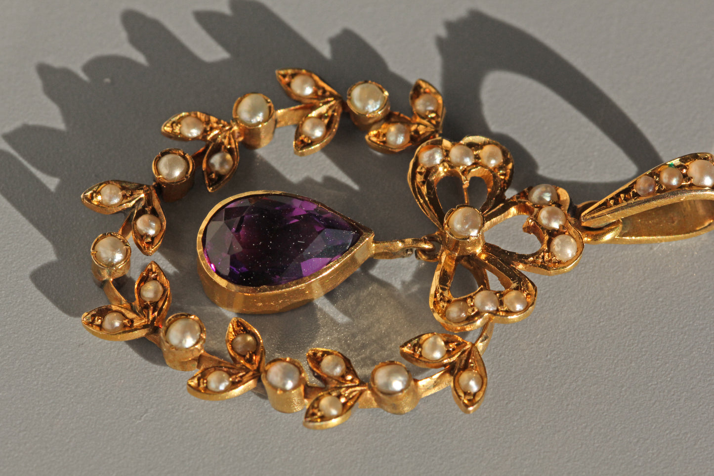 Antique victorian pearl and amethyst pendant, in 9 carat gold