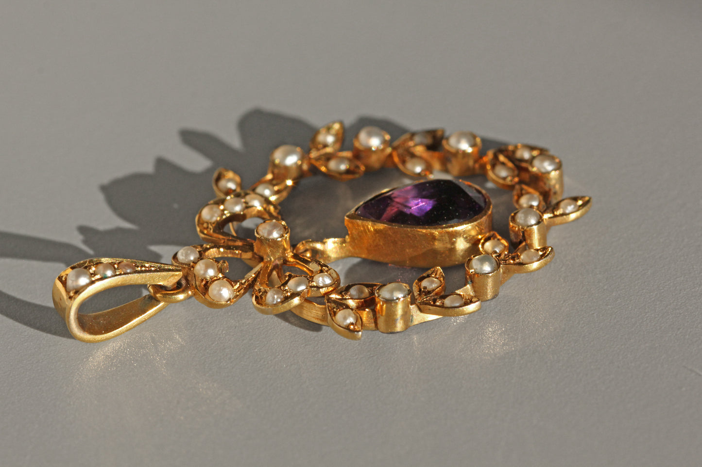 Antique victorian pearl and amethyst pendant, in 9 carat gold