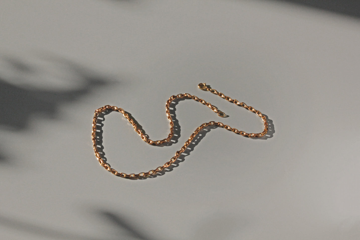 Antique victorian chunky belcher box link chain, in 9 carat gold