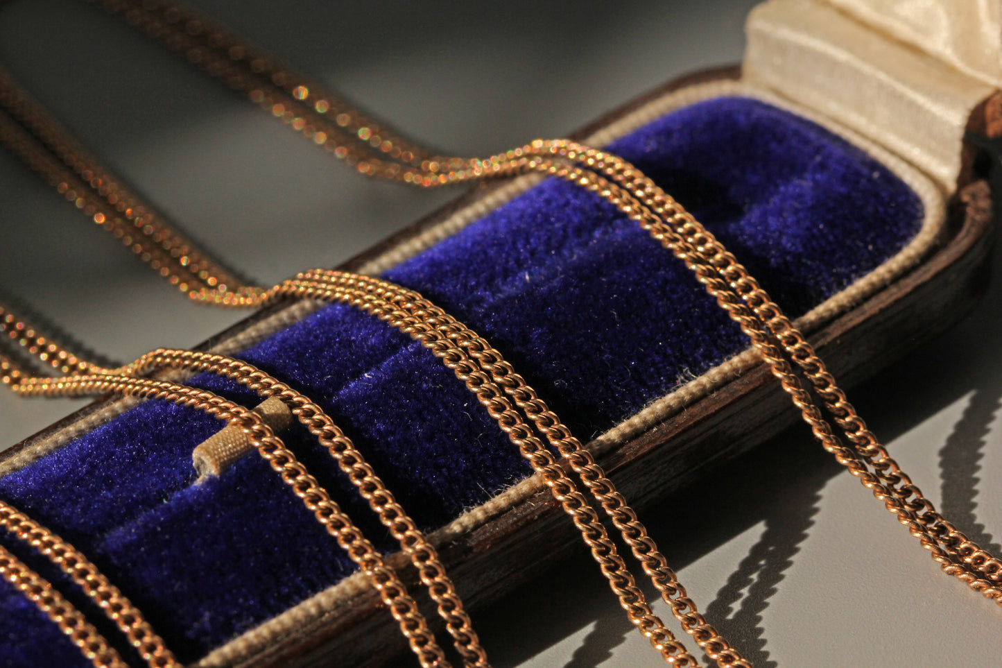 Antique victorian long guard muff chain, in 9 carat gold