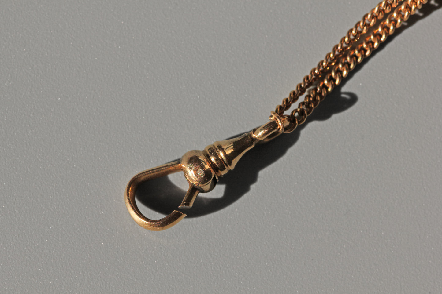 Antique victorian long guard muff chain, in 9 carat gold