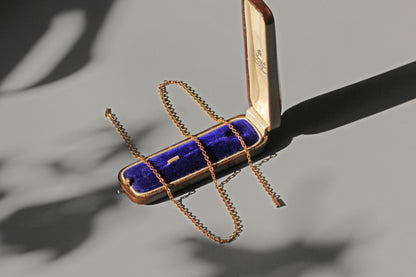 Antique victorian cable chain with barrel clasp, in 9 carat gold