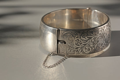 Vintage etched wide chunky cuff bangle, in sterling silver