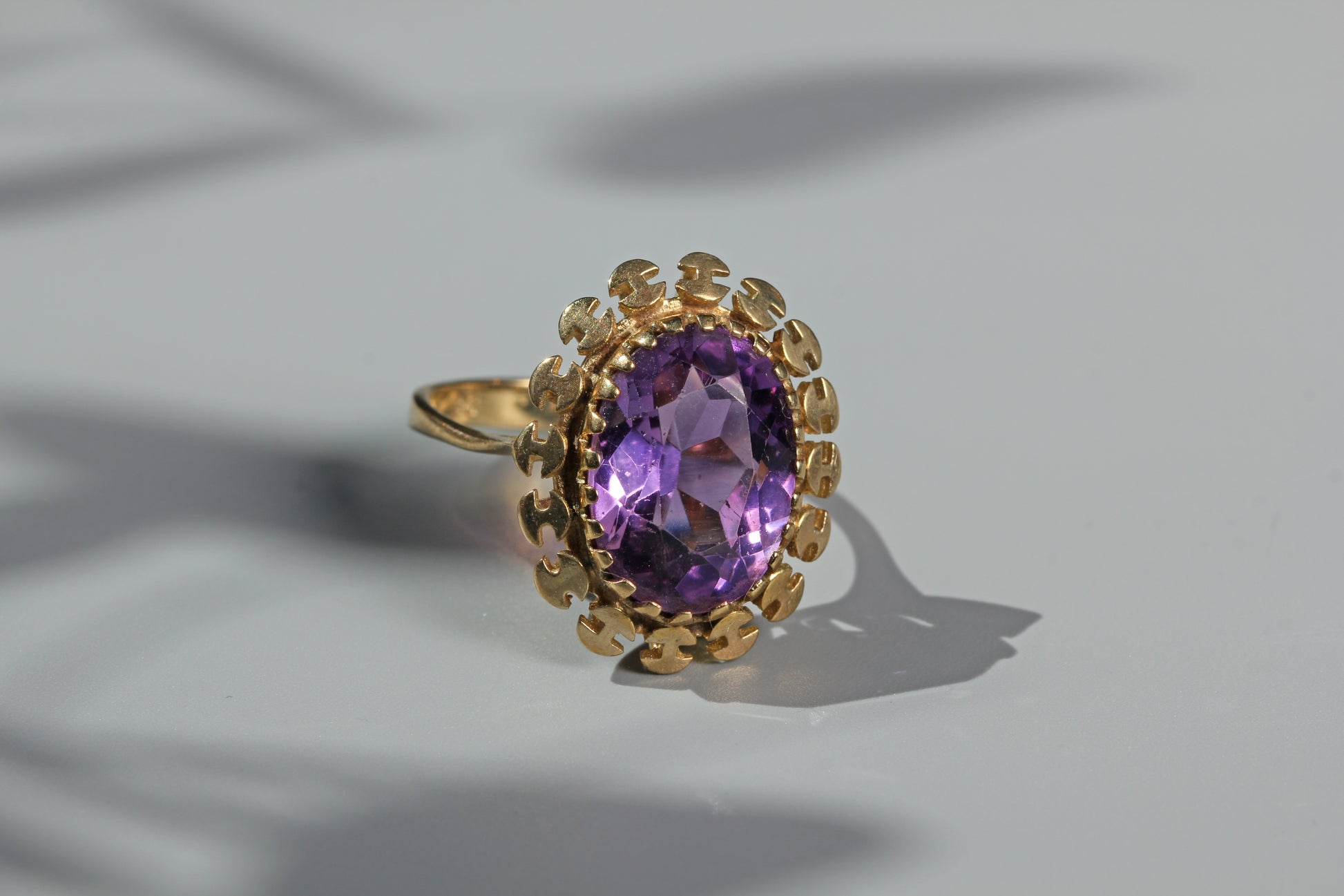 vintage gold ring side view