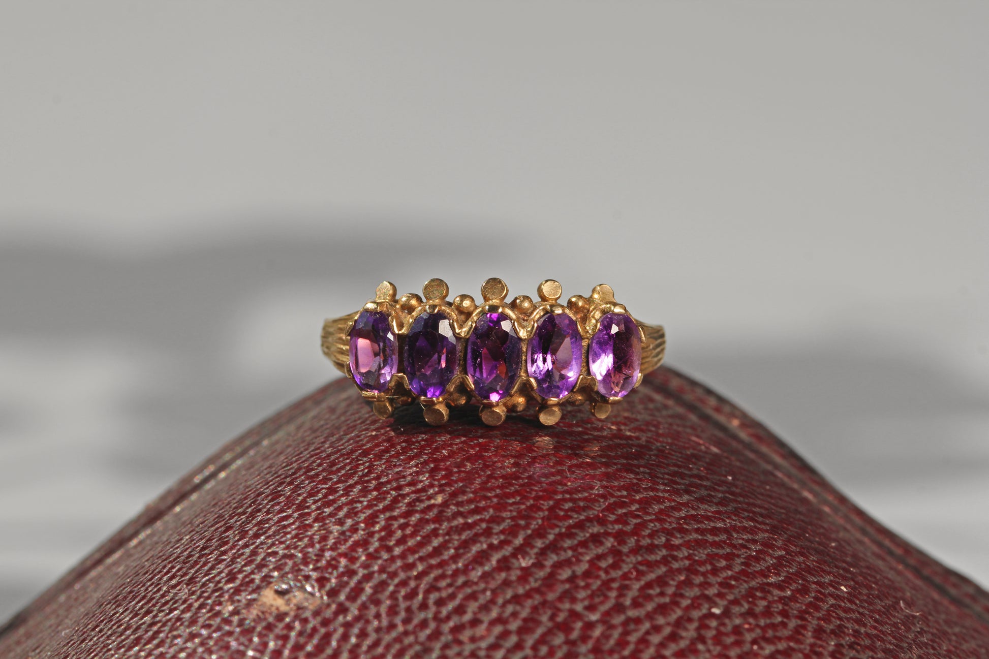 vintage gold amethyst ring with crown detail
