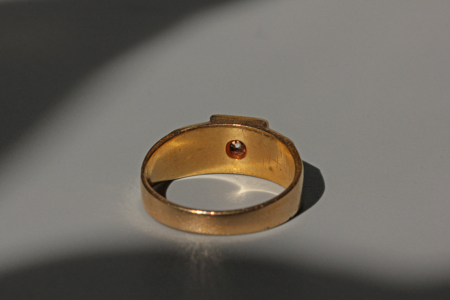 Antique victorian old cut diamond and pearl band ring, in 18 carat gold