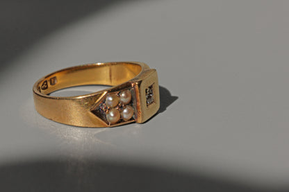 Antique victorian old cut diamond and pearl band ring, in 18 carat gold