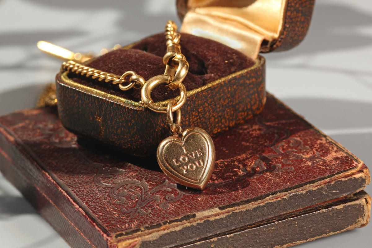 Vintage 9ct gold heart pendant charm
